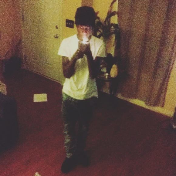 Meet your Posher, Quay - Picture 1 of 1